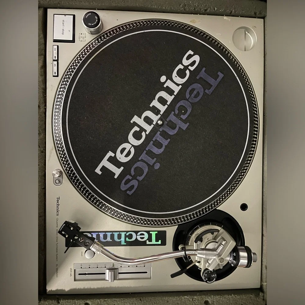 DJ Set-Up / 2 Technics SL1200 MK3 / Rane DJ Mixer / Odyssey Coffin & DJ Stand - Picture 3 of 4